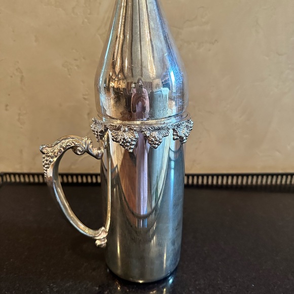 FB Rogers Wine Holder/Decanter - Picture 5 of 5